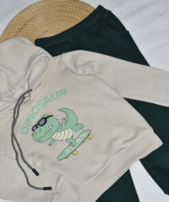 Alternative view of Ensemble Jogging à Capuche “Dinosaur Skate” – Beige & Vert Foncé