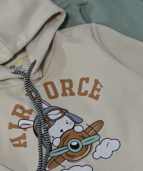 Alternative view of Ensemble bébé à capuche – Motif Air Force – Beige & Vert Sauge