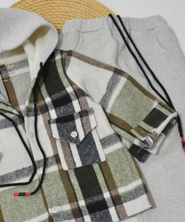 Ensemble 2 Pièces Garçon – Chemise à Capuche + Pantalon Gris – Image 4