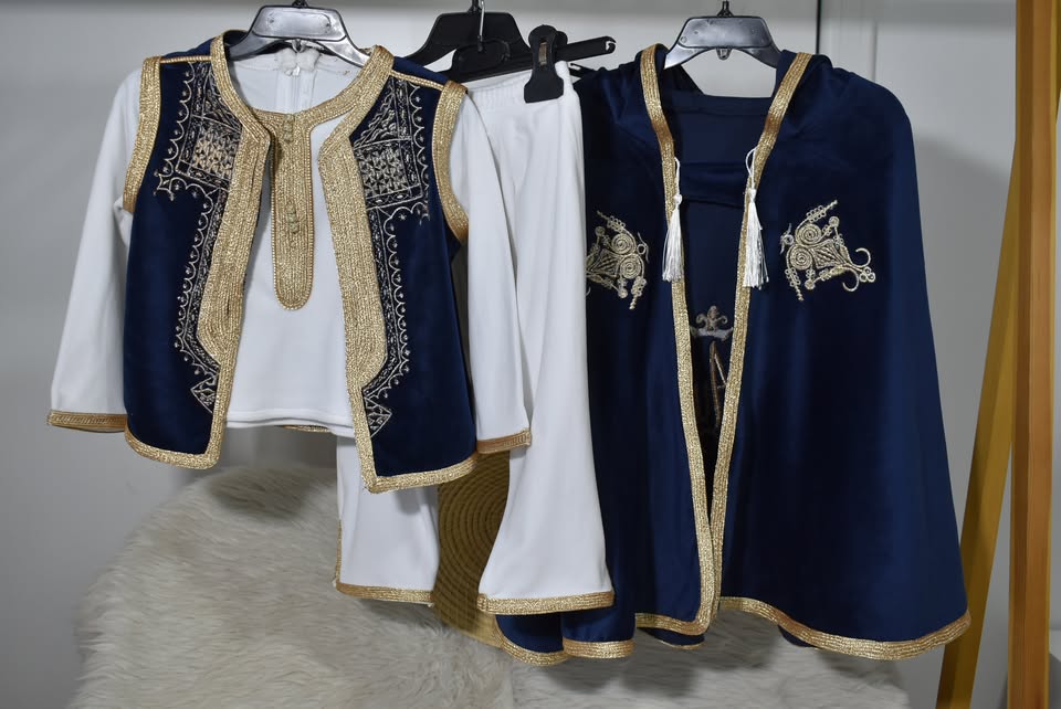 Tenue traditionnelle velour Enfant _ Bleu marine & Doré – Image 4