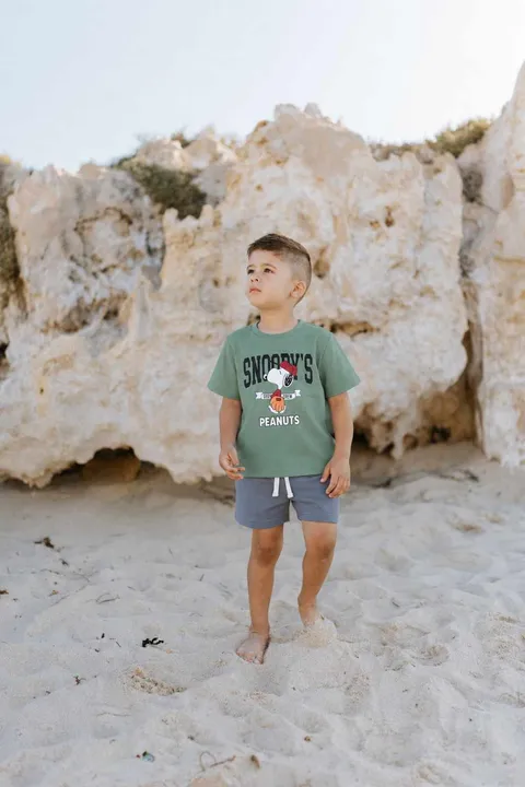Ensemble Été Enfant - T-shirt Vert Snoopy et Short Gris