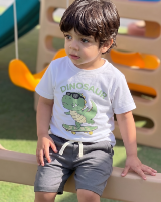 Ensemble Été - T-shirt Blanc "Dino" et Short Gris