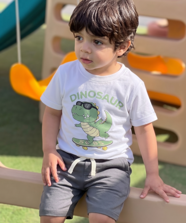 Ensemble Été - T-shirt Blanc "Dino" et Short Gris