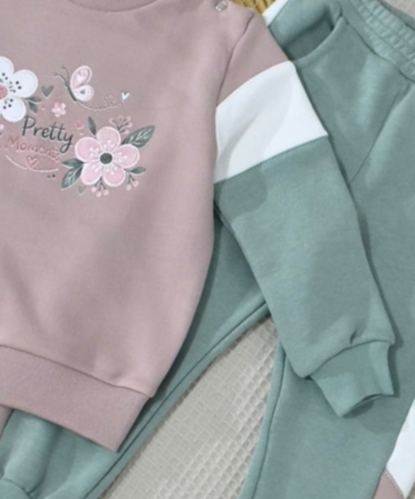 Alternative view of Ensemble jogging Fille Motif "Pretty Moments"
