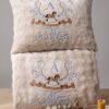Pack Douceur Personnalisé  Modéle cheval – Plaid Polaire & Coussin Brodé Bébé