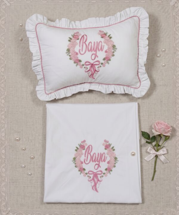 Parure de Lit Bébé Personnalisée – Drap & Coussin  Modéle Floral