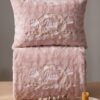 Pack Douceur Personnalisé  Modéle YARA – Plaid Polaire & Coussin Brodé Bébé
